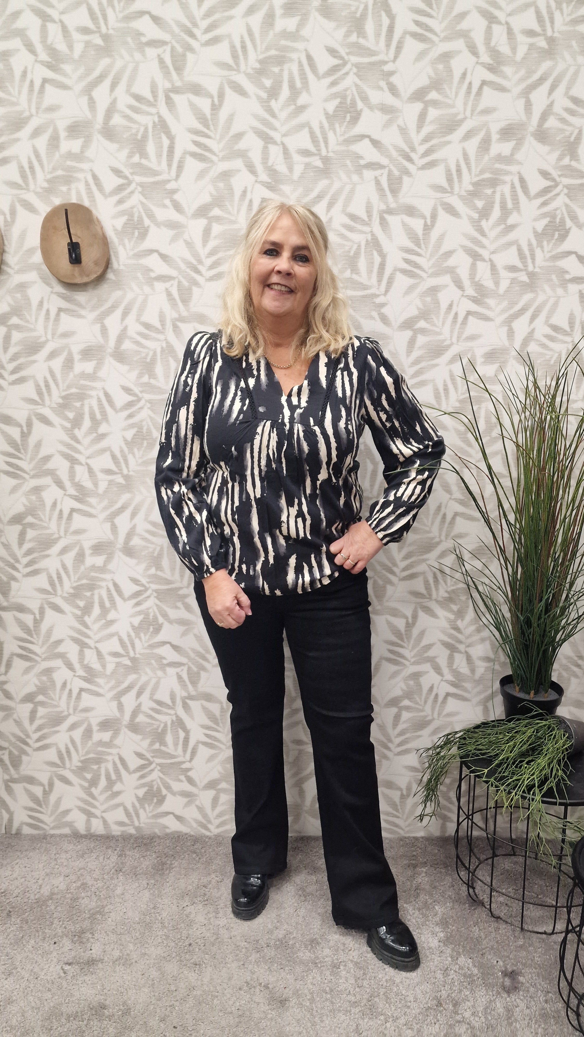 Jeans Carwilly HW Flared (PIM2343) Zwart LM 32