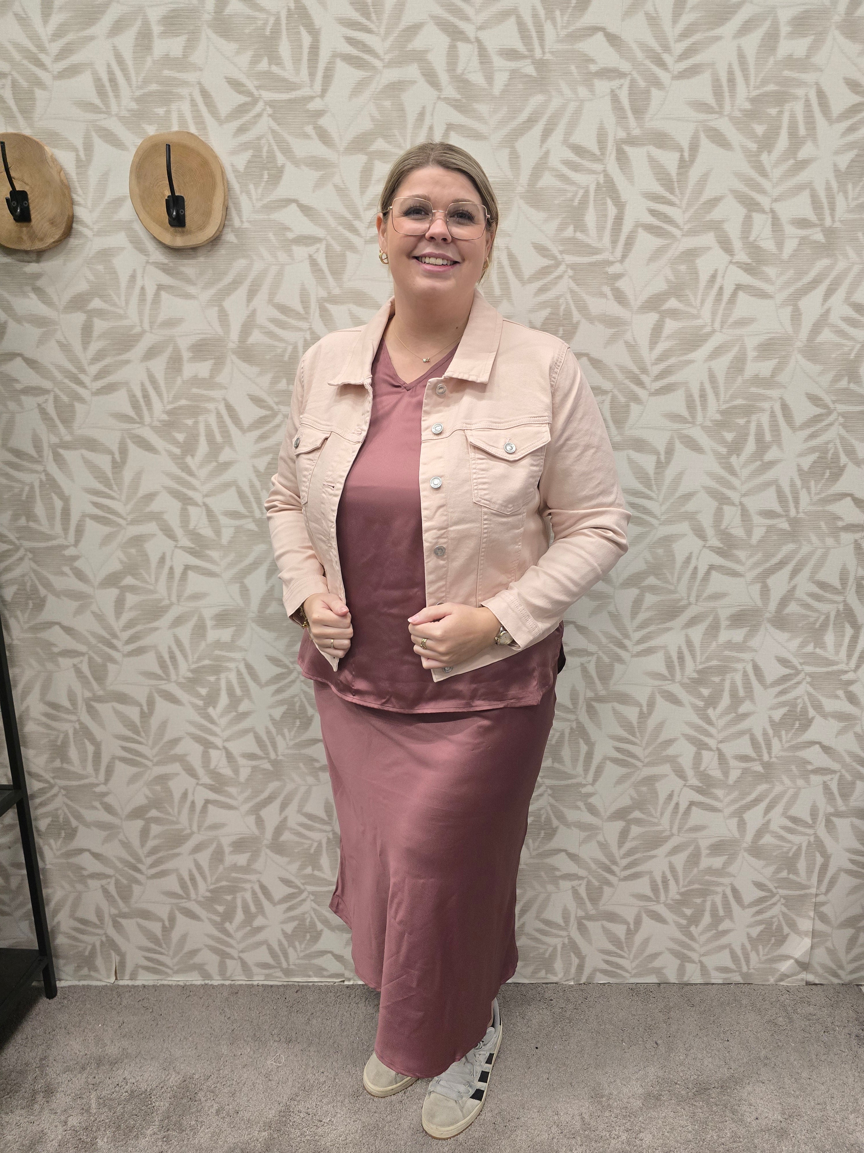Rok Carjane Rose Brown