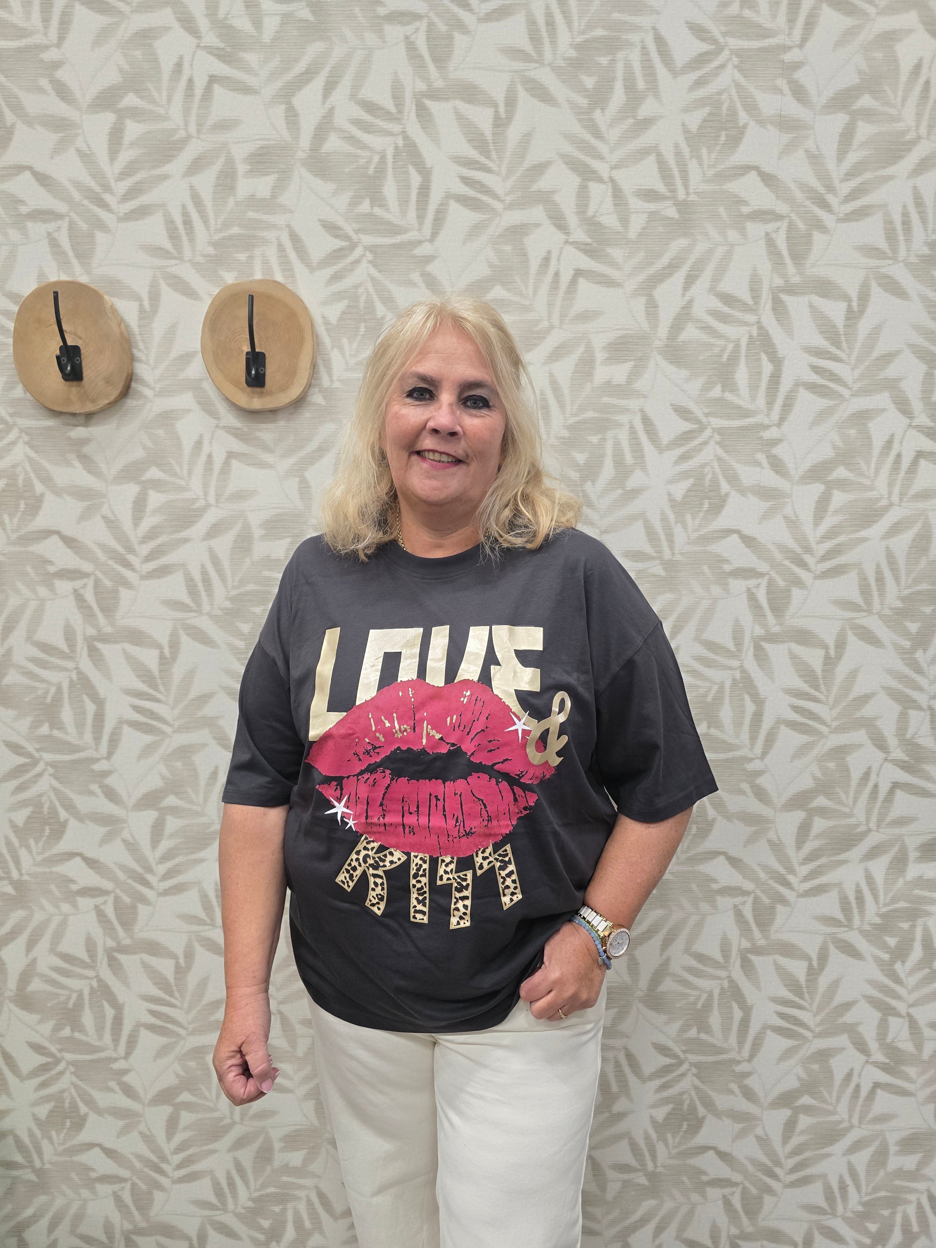 Shirt  Carkourtney Phantom/Lips