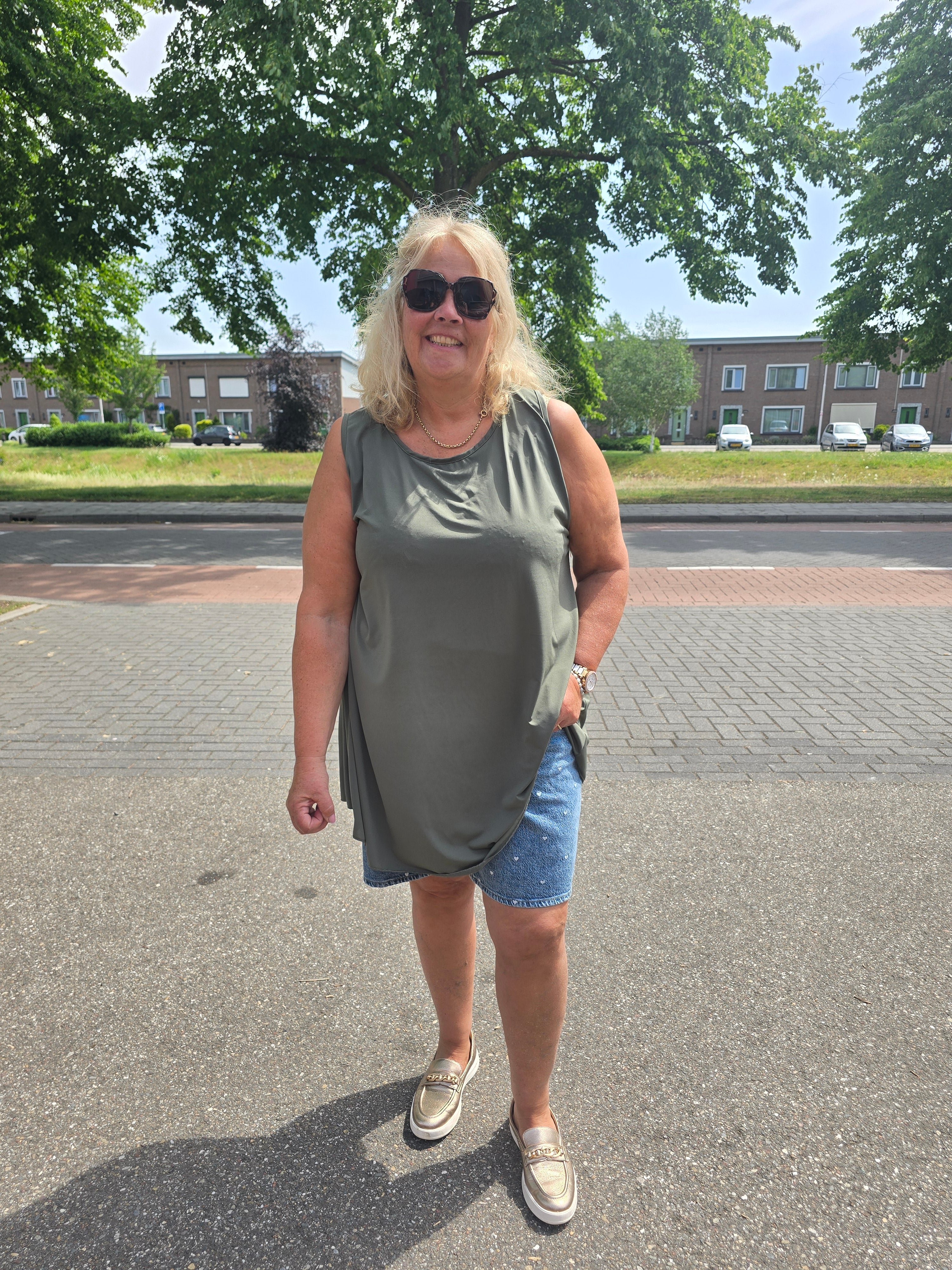Basic Tuniek Olijf groen t/m 52