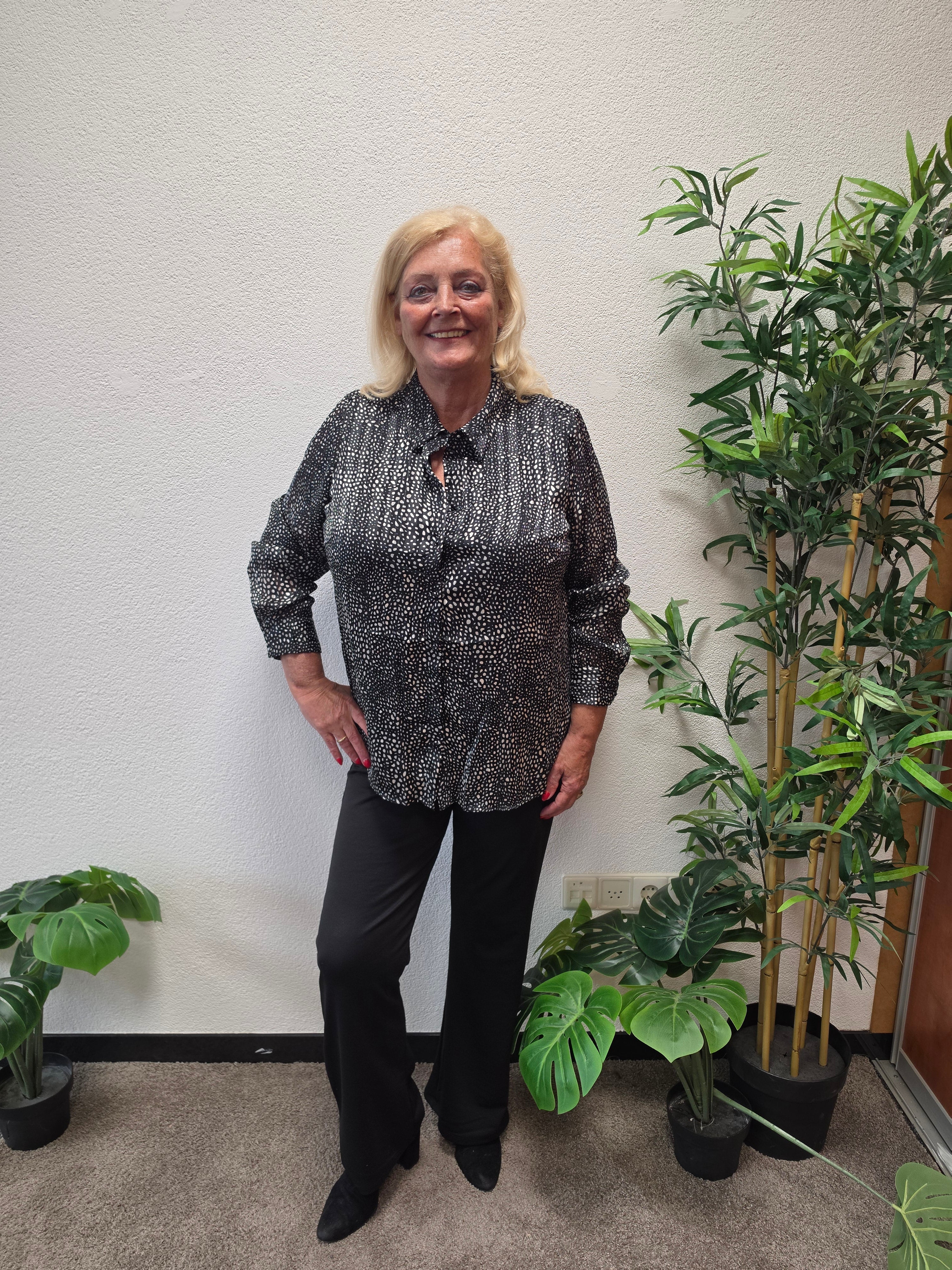 Doorknoop Blouse met kraag VMC Nabila  print Topioca