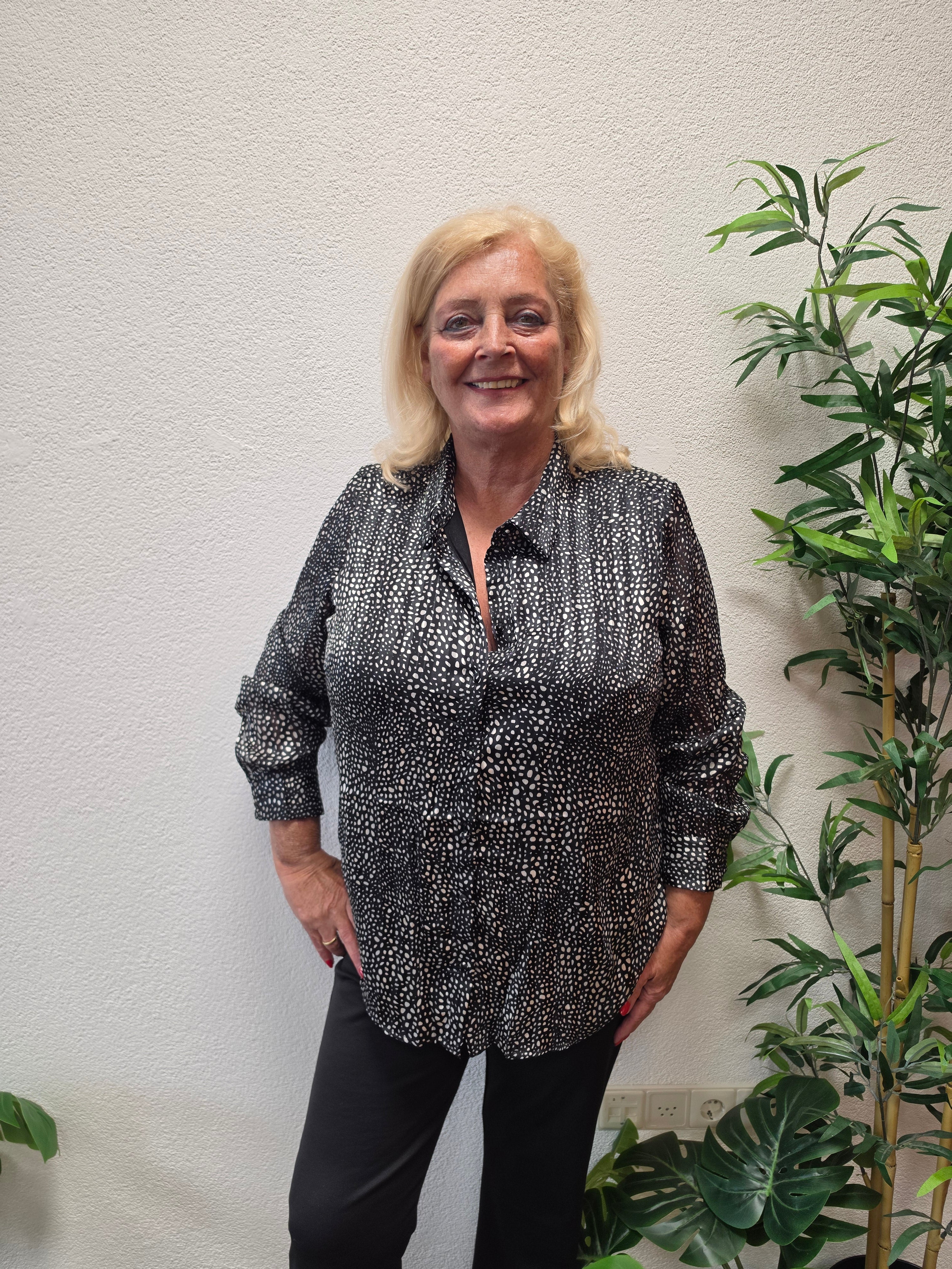 Doorknoop Blouse met kraag VMC Nabila  print Topioca