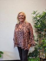 Blouse Shimmy print Camel t/m 50