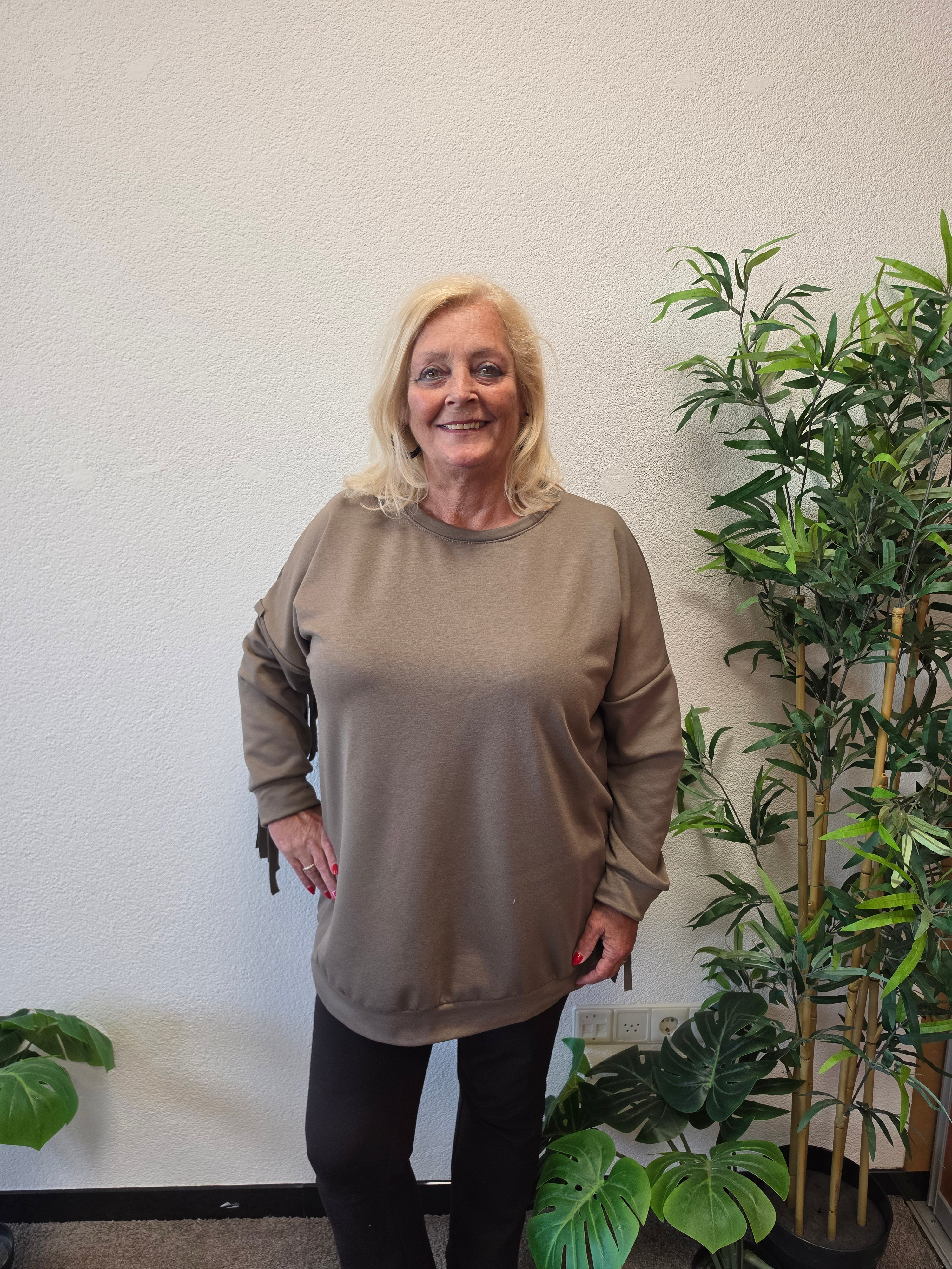 Sweat Trui met franjes Taupe t/m 54