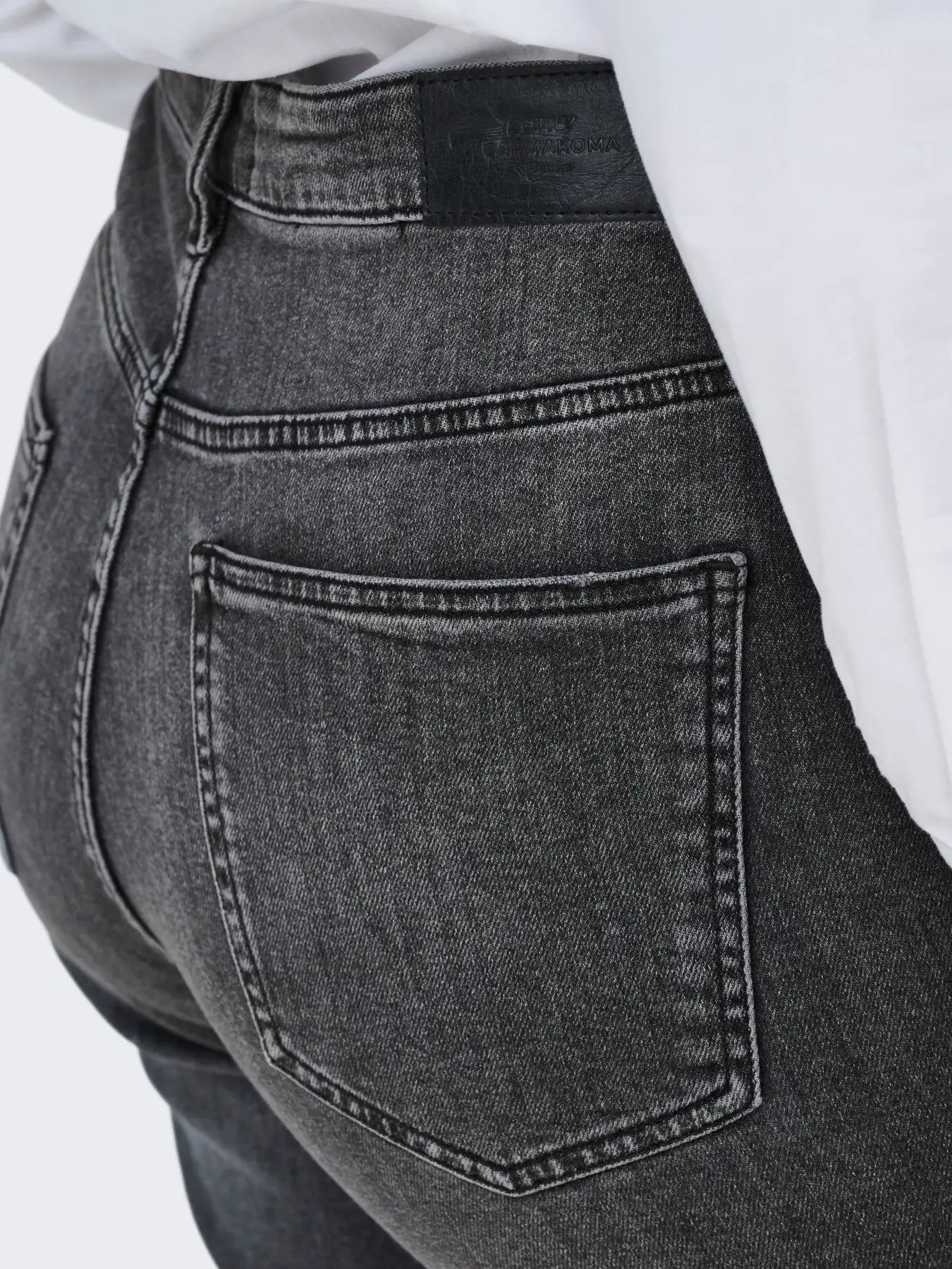 Wide Short Carsonny Washed Black