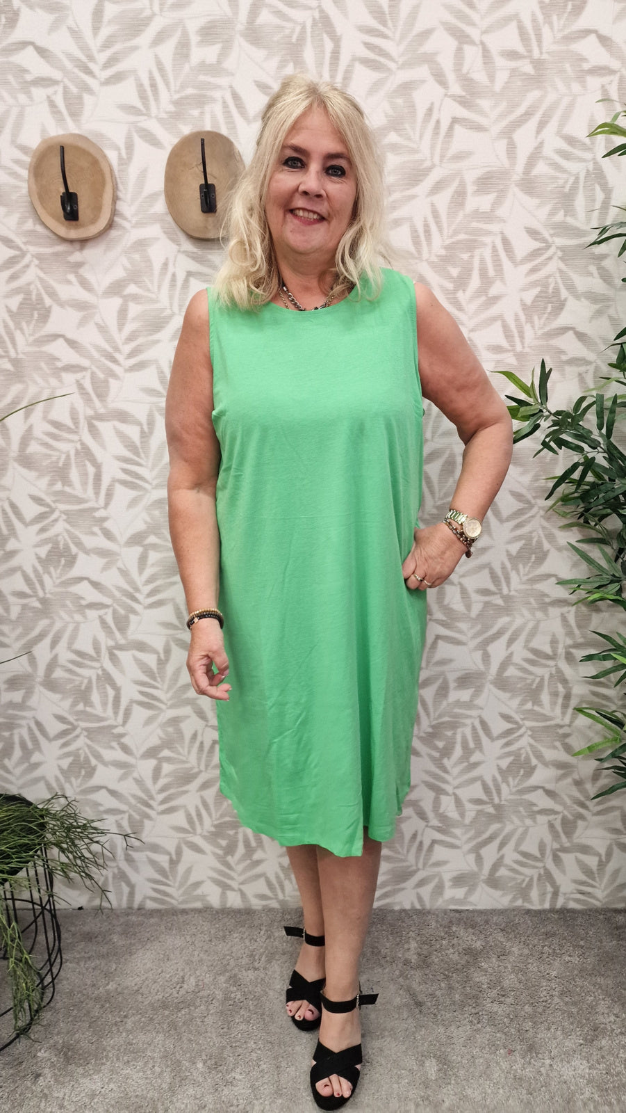 Knot Dress Carmartha Vibrant Green t/m 54