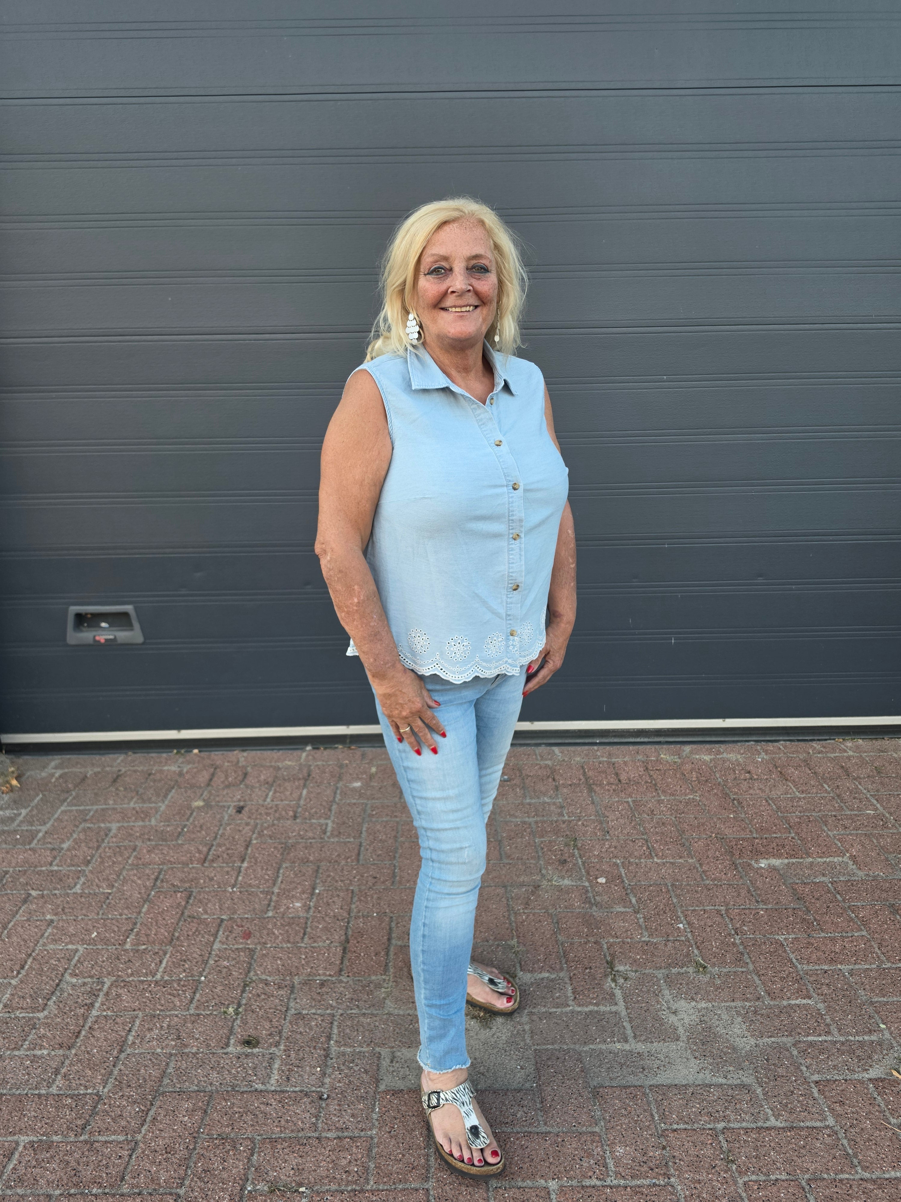 Mouwloze Jeans Blouse Carmoon