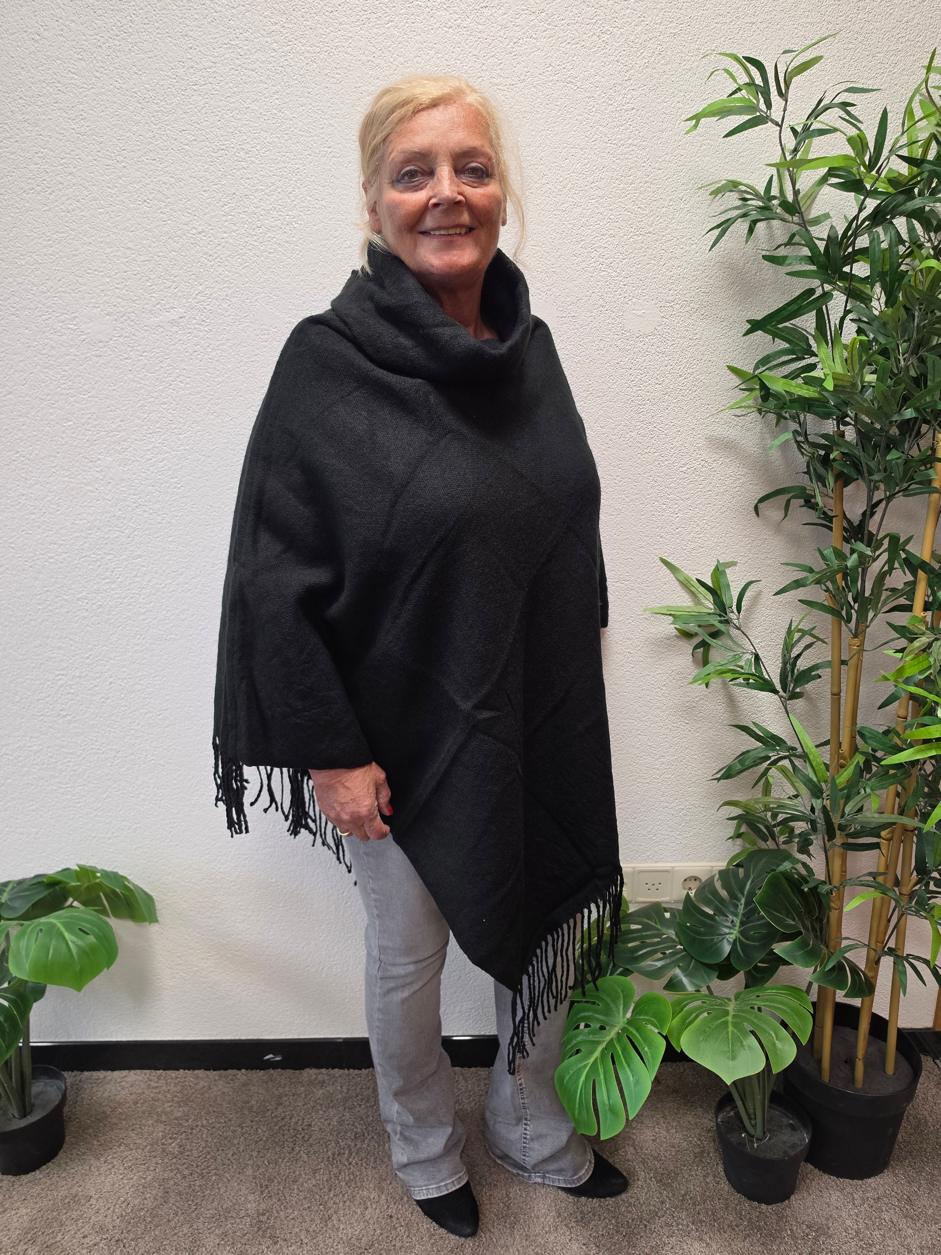 Poncho VMC Kleo Black