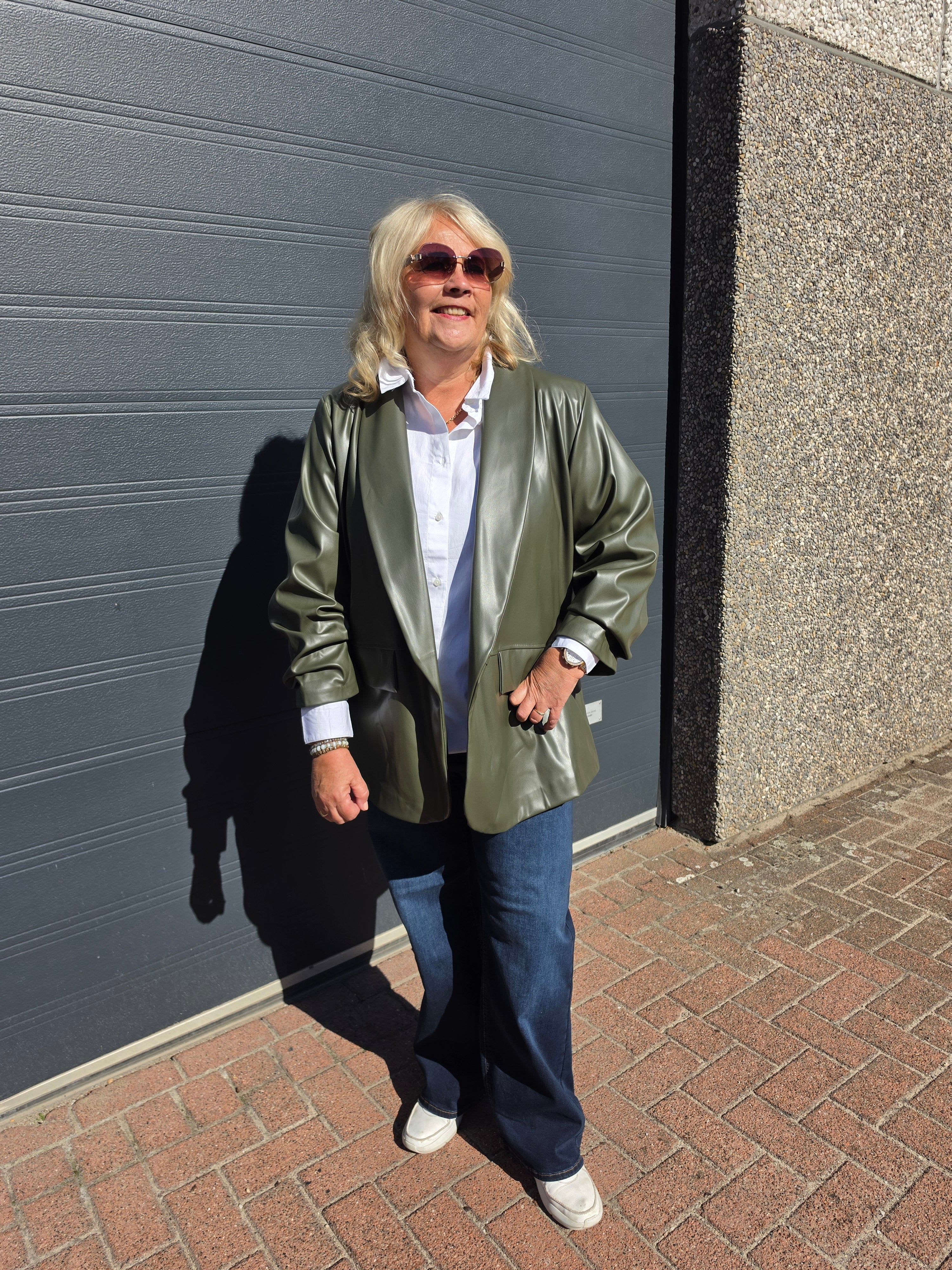 Leather Look Blazer Jenny Olijf groen t/m 50