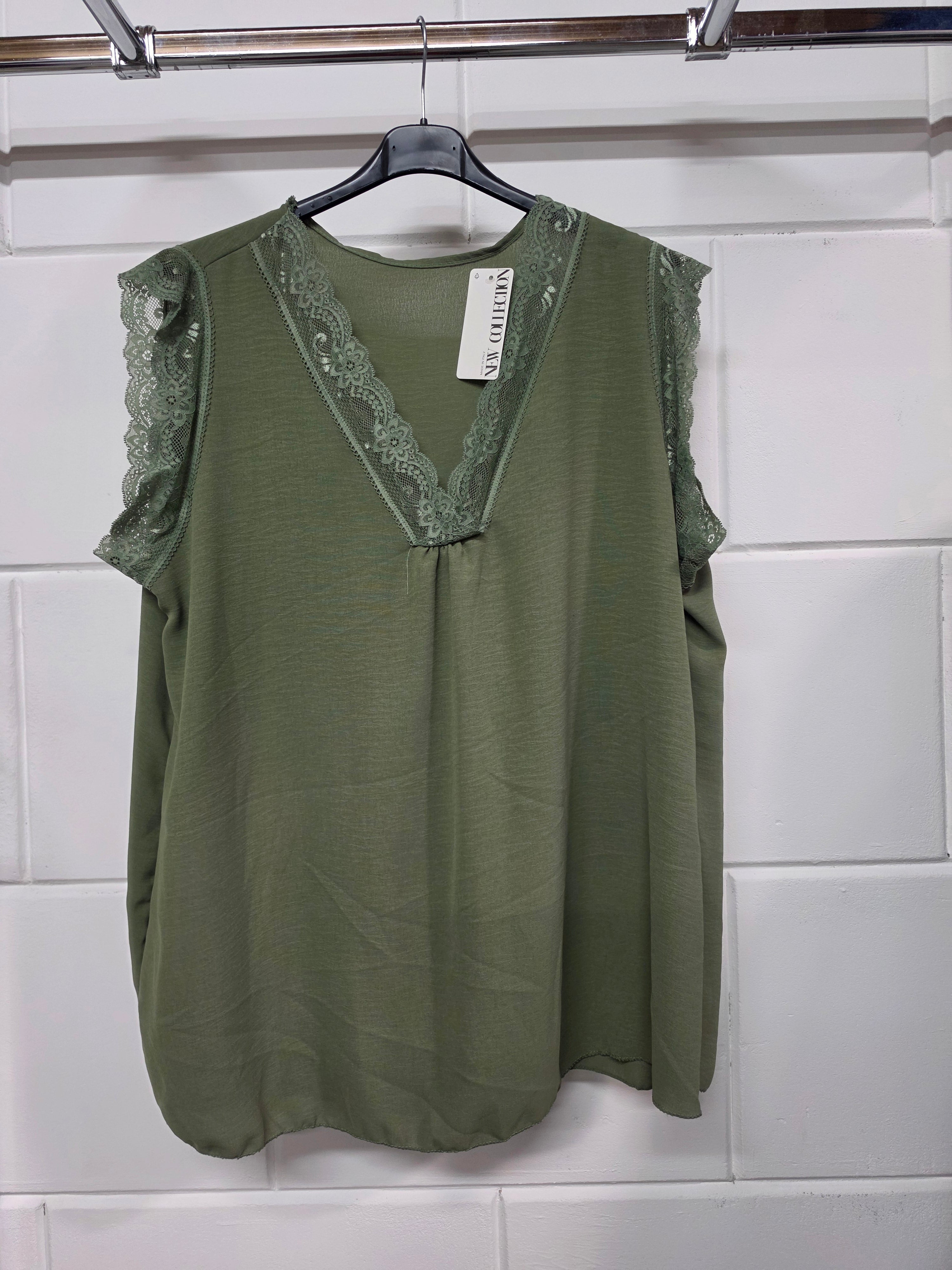 Top Caro Olijf Groen t/m 50